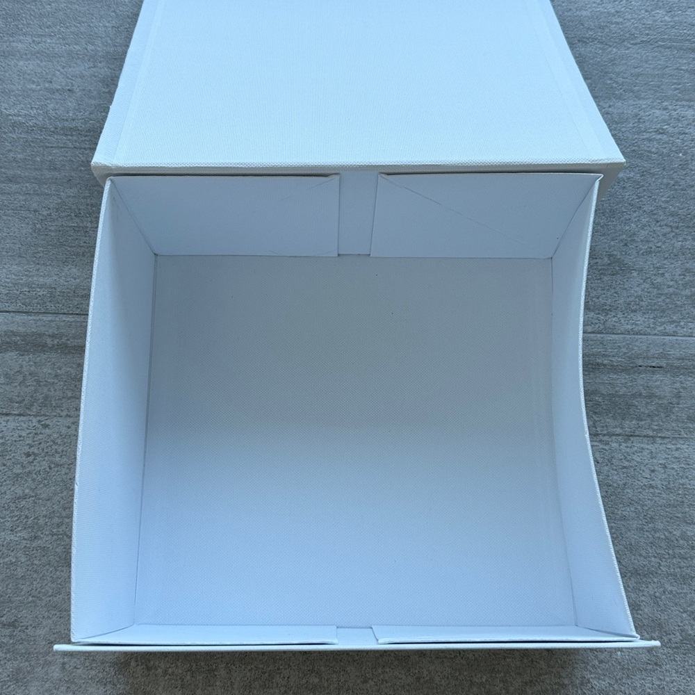 Authentic Cartier white box and red bag - Picture 8 of 8